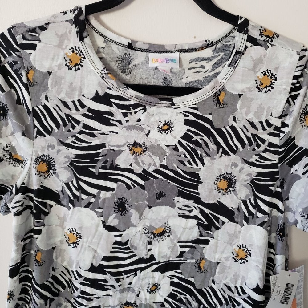 Lularoe  Black & White Floral Carly